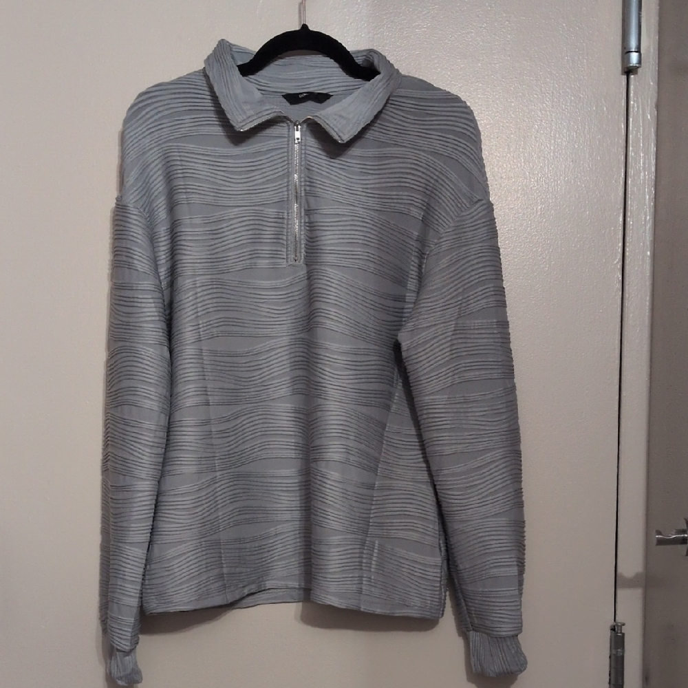 NWOT DOKOTOO women's gray zip-front textured shirt, size M